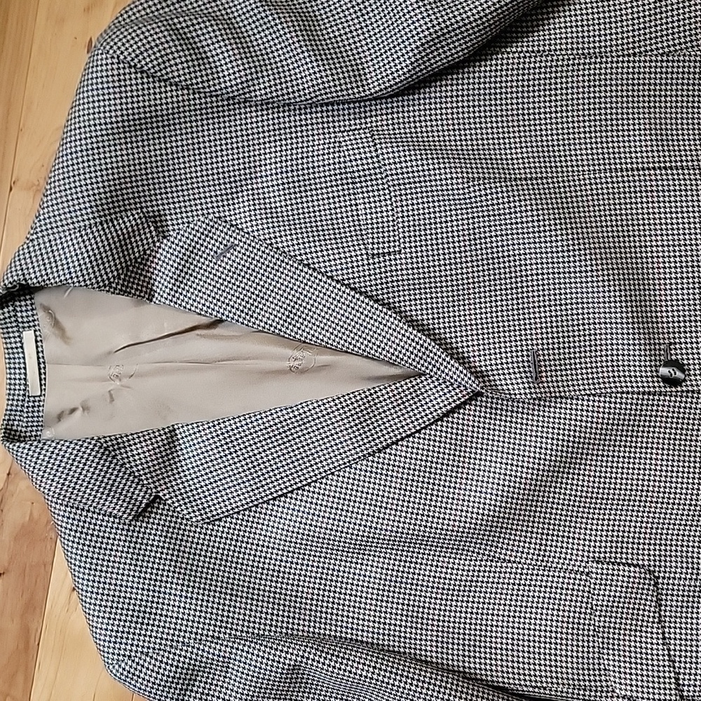Authentic English magee tweed 46 houndstooth blazer from Harrods